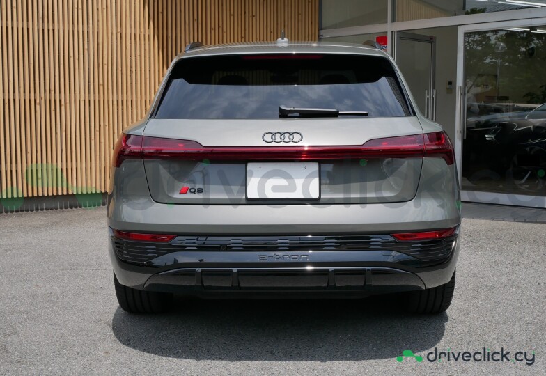 Audi Q8 e-tron Grey