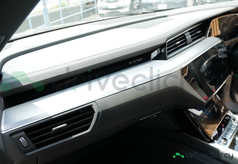 Audi Q8 e-tron Grey
