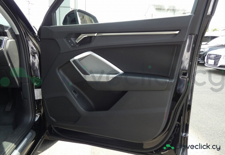 Audi Q3 Black