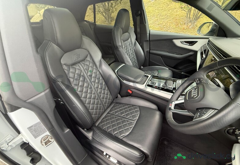Audi Q8 White