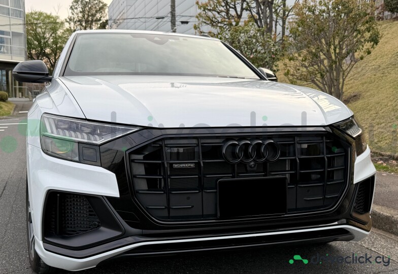 Audi Q8 White