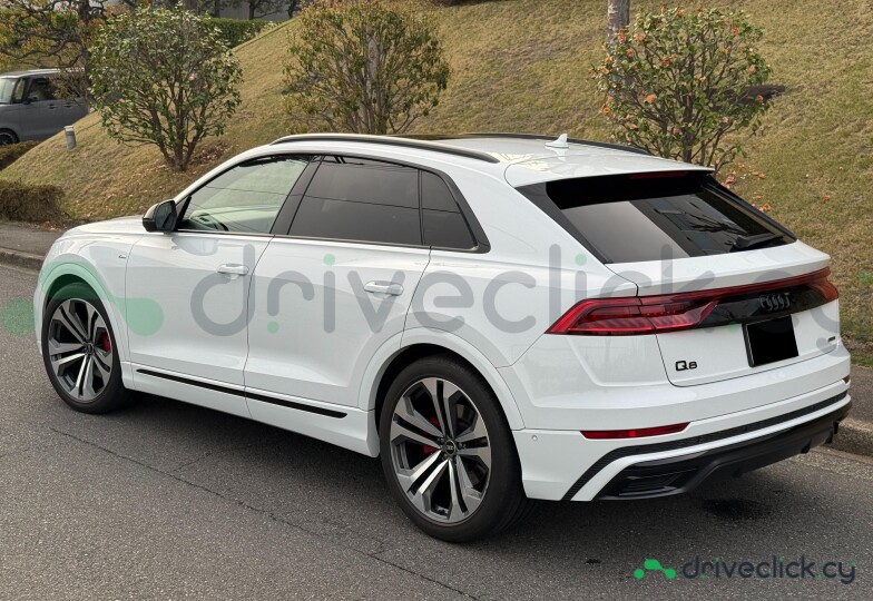 Audi Q8 White