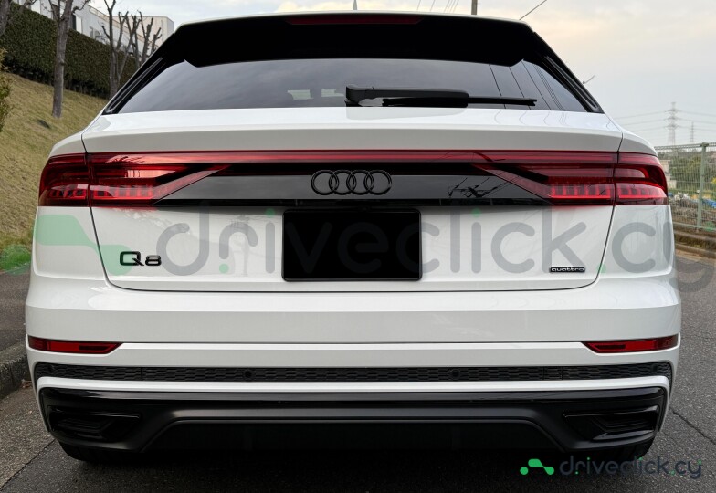 Audi Q8 White