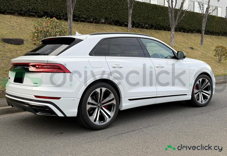 Audi Q8 White