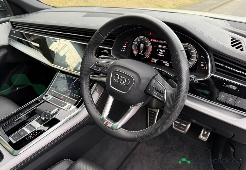 Audi Q8 White