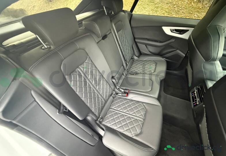Audi Q8 White