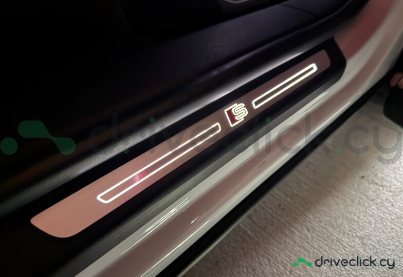 Audi Q8 White