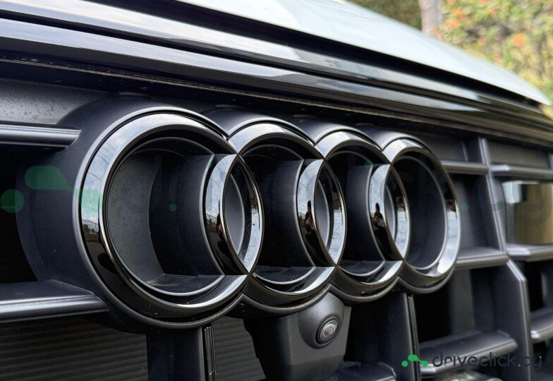 Audi Q8 White