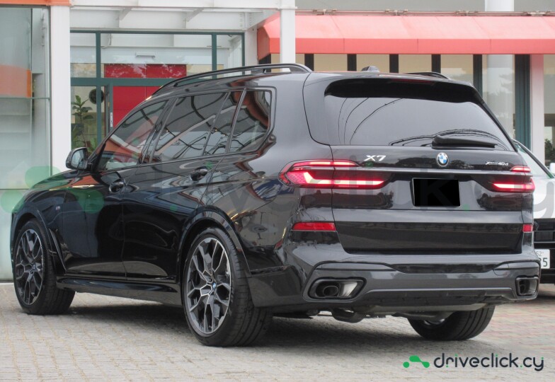 BMW X7 Black