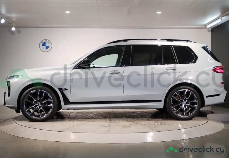 BMW X7 White