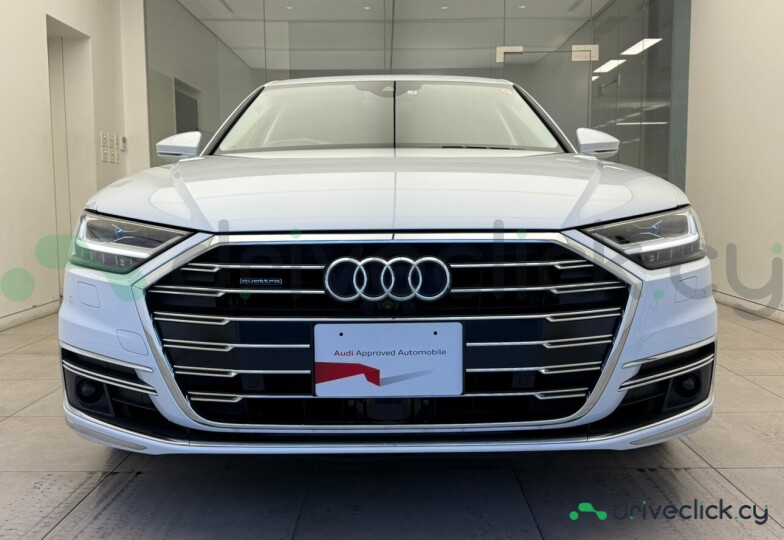 Audi A8 Белый
