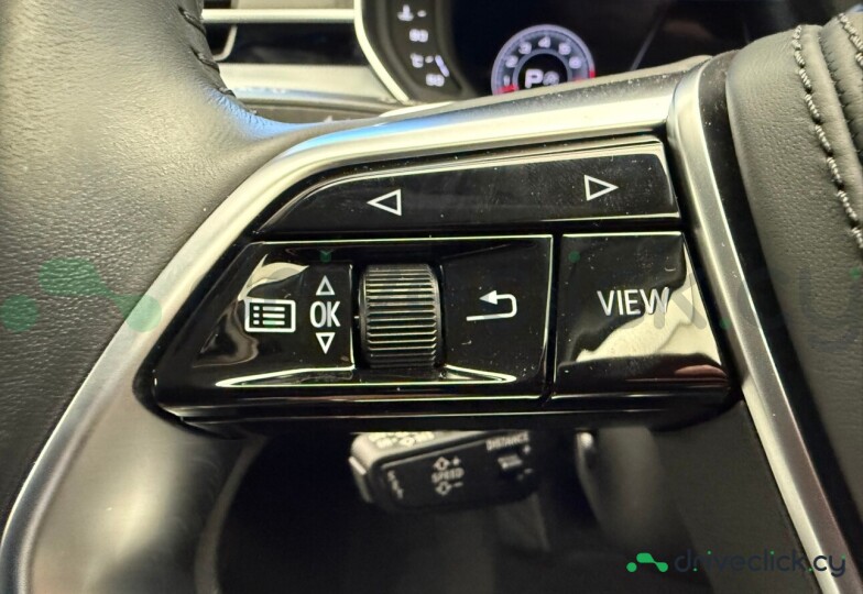 Audi A8 Белый