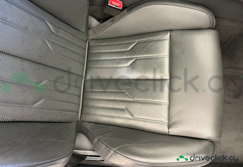 Audi A8 Белый