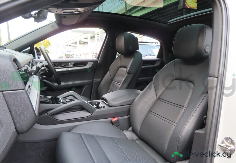 Porsche Cayenne Coupe Белый