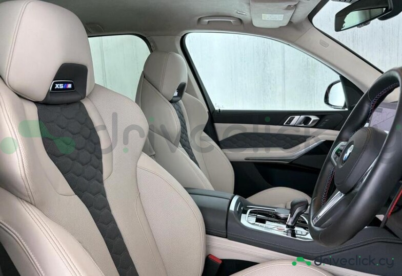 BMW X5 Красный