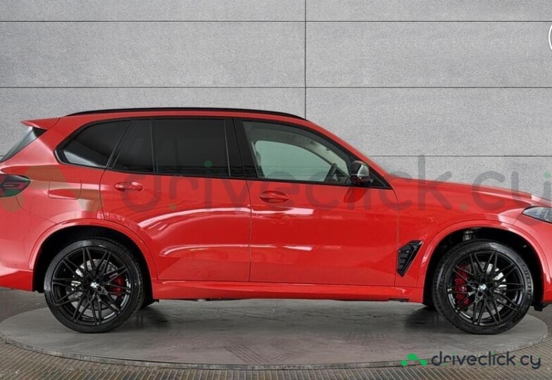 BMW X5 Красный