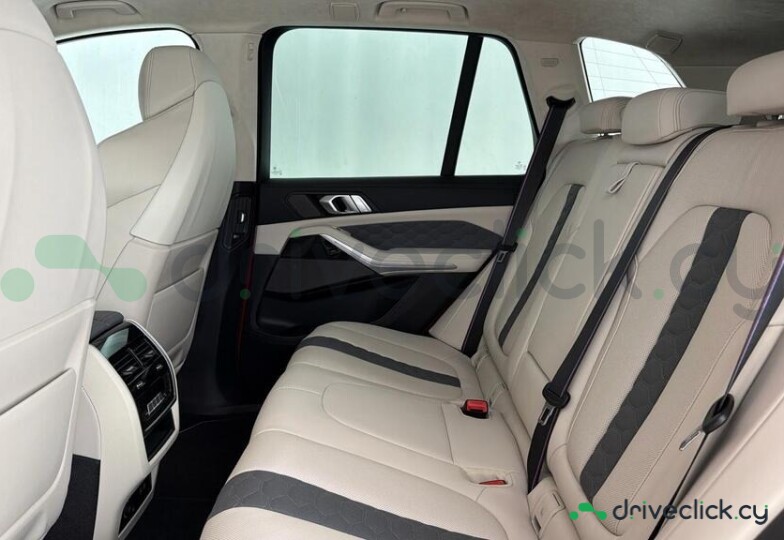 BMW X5 Красный