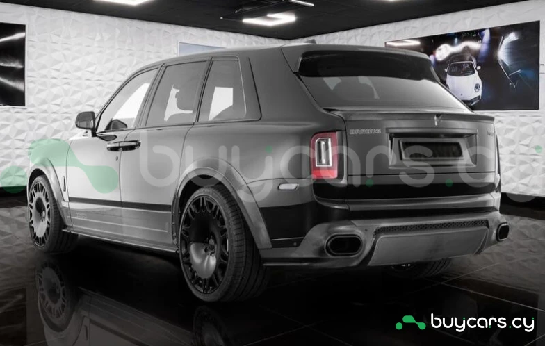 Rolls-Royce Cullinan Черный
