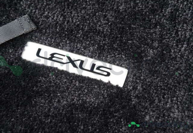 Lexus IS Blue