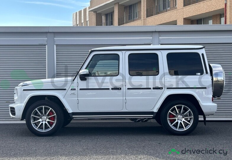 Mercedes G-class White