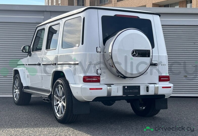 Mercedes G-class White