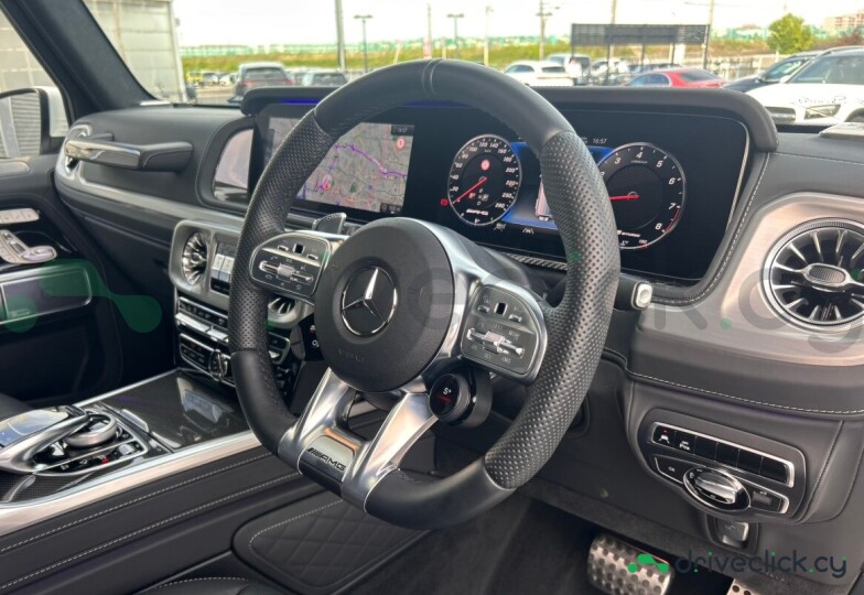 Mercedes G-class White