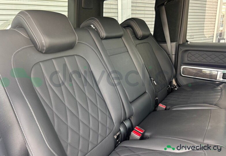 Mercedes G-class White