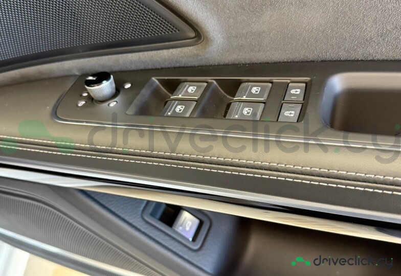 Audi A8 White