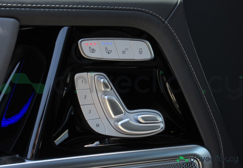 Mercedes G-class Black