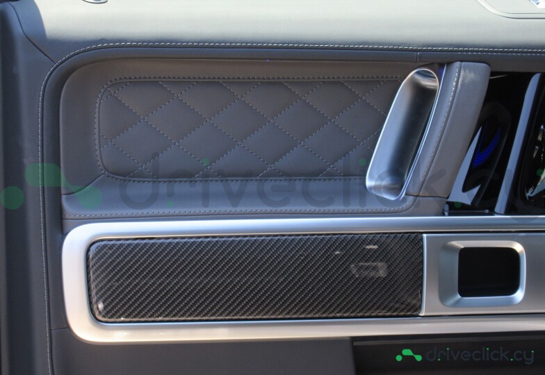 Mercedes G-class Black