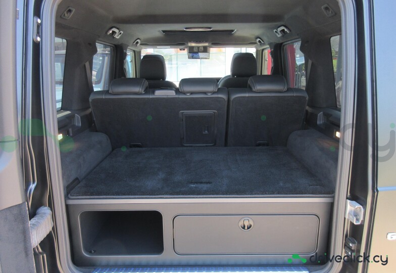Mercedes G-class Black