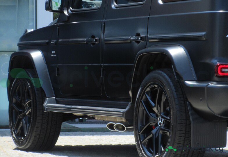 Mercedes G-class Black