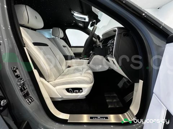 Rolls-Royce Cullinan Grey