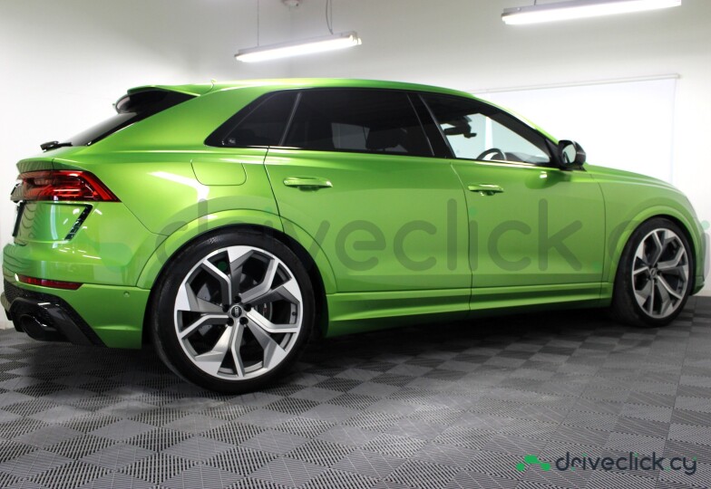 Audi RS Q8 Green