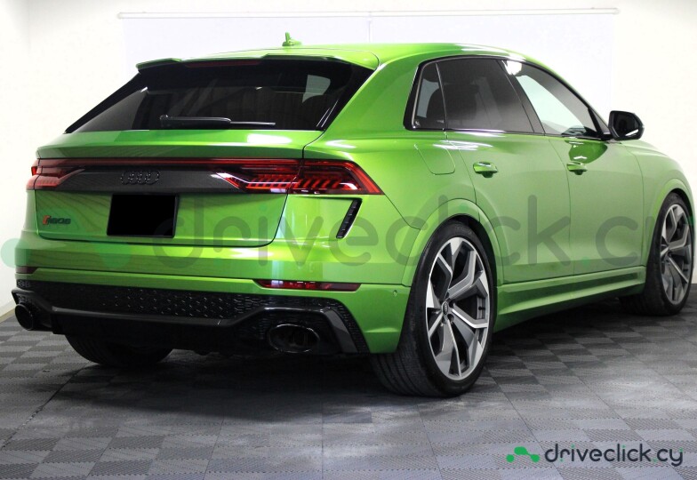 Audi RS Q8 Green