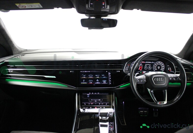 Audi RS Q8 Green