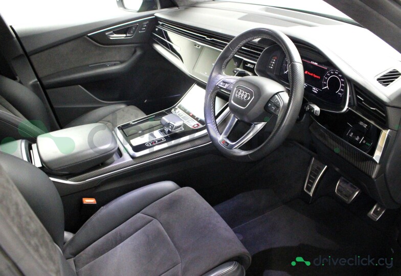 Audi RS Q8 Green