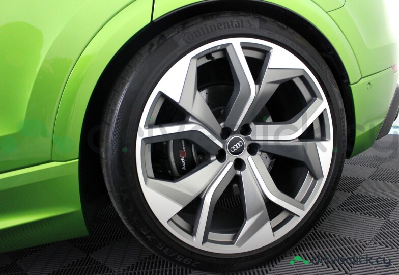 Audi RS Q8 Green