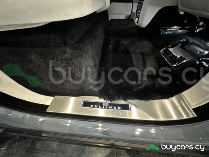 Rolls-Royce Cullinan Grey