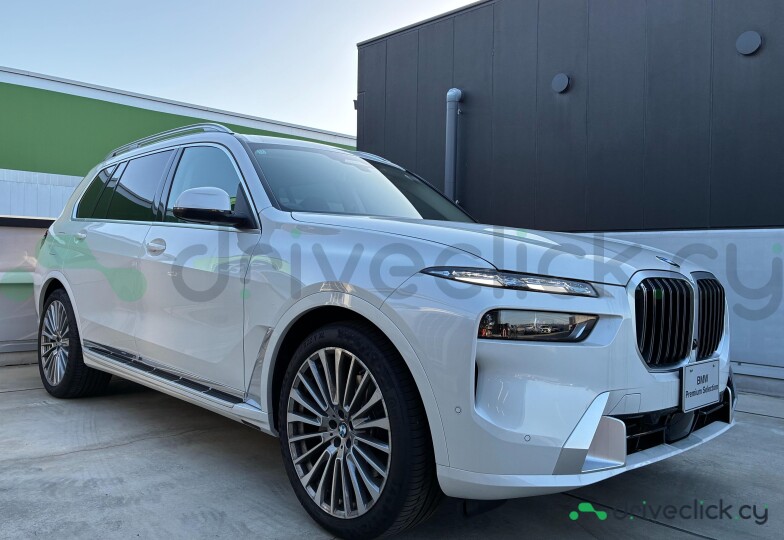BMW X7 White