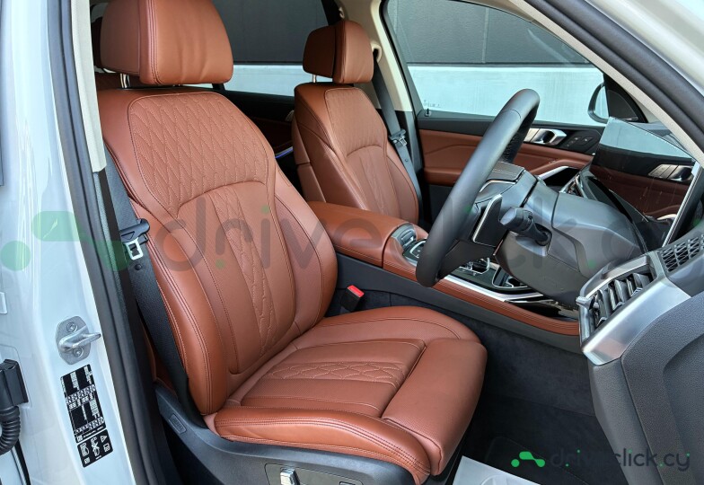 BMW X7 White