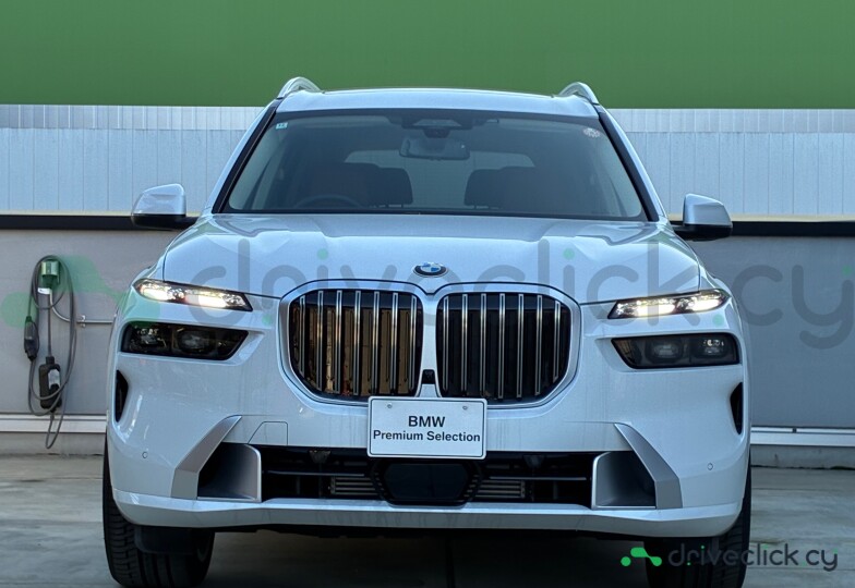 BMW X7 White