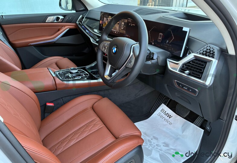 BMW X7 White