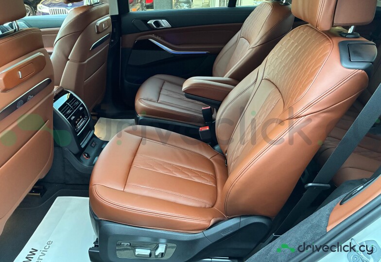 BMW X7 White