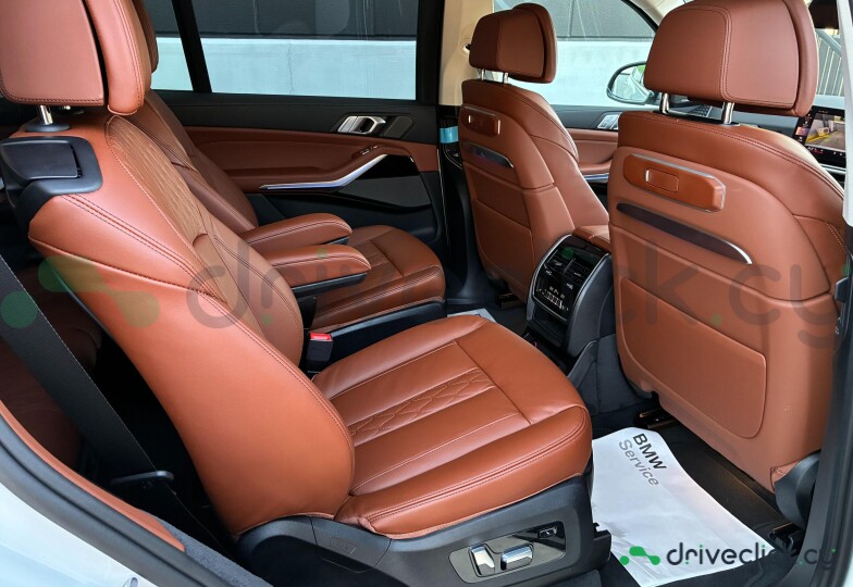 BMW X7 White