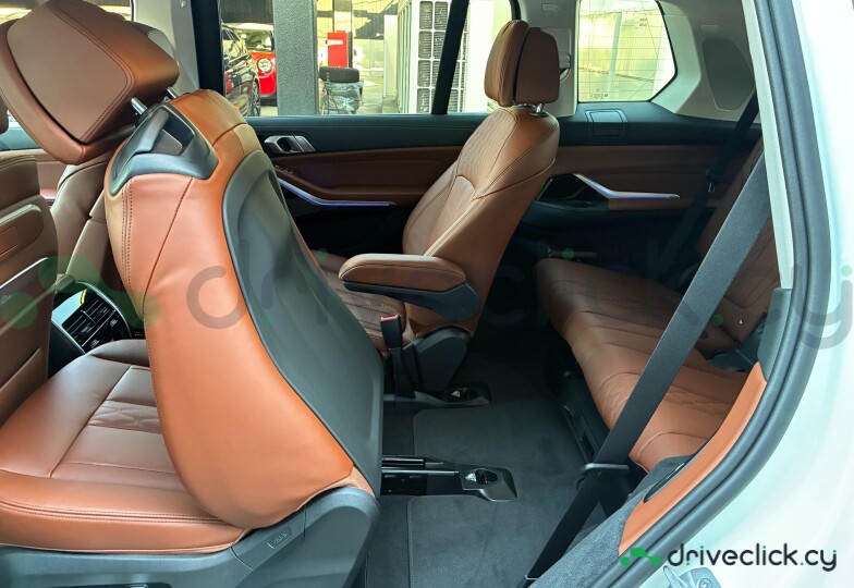 BMW X7 White