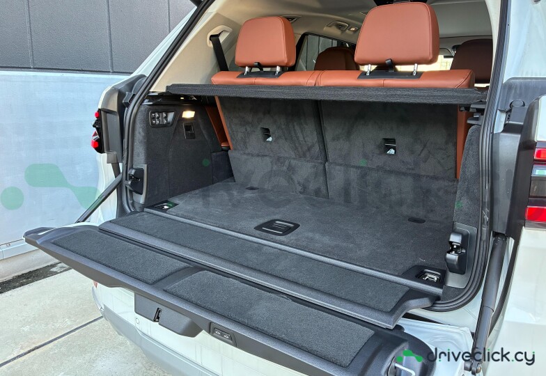 BMW X7 White