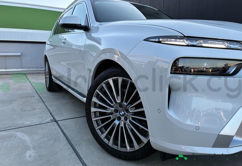 BMW X7 White