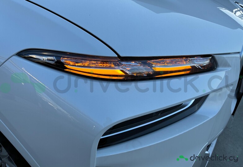 BMW X7 White