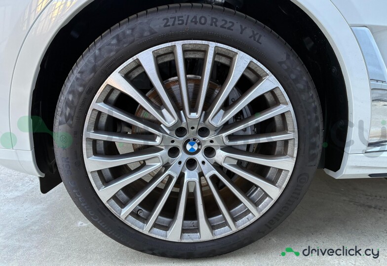 BMW X7 White